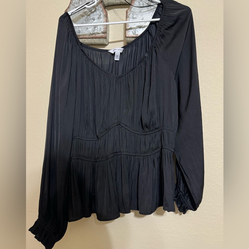 Nine West dressy top. I love this style just cleaning out my closet!
